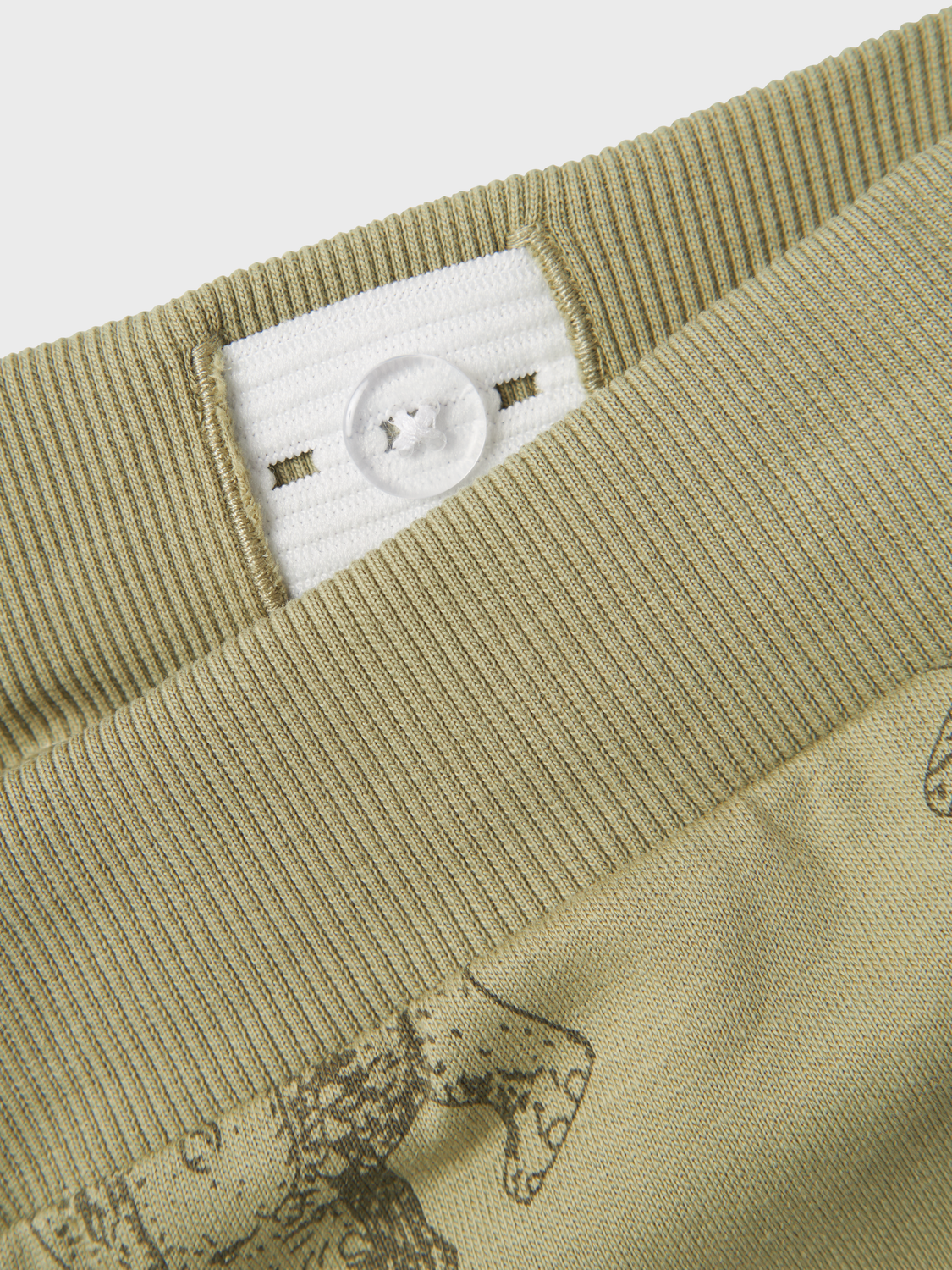 model_shot-front_full